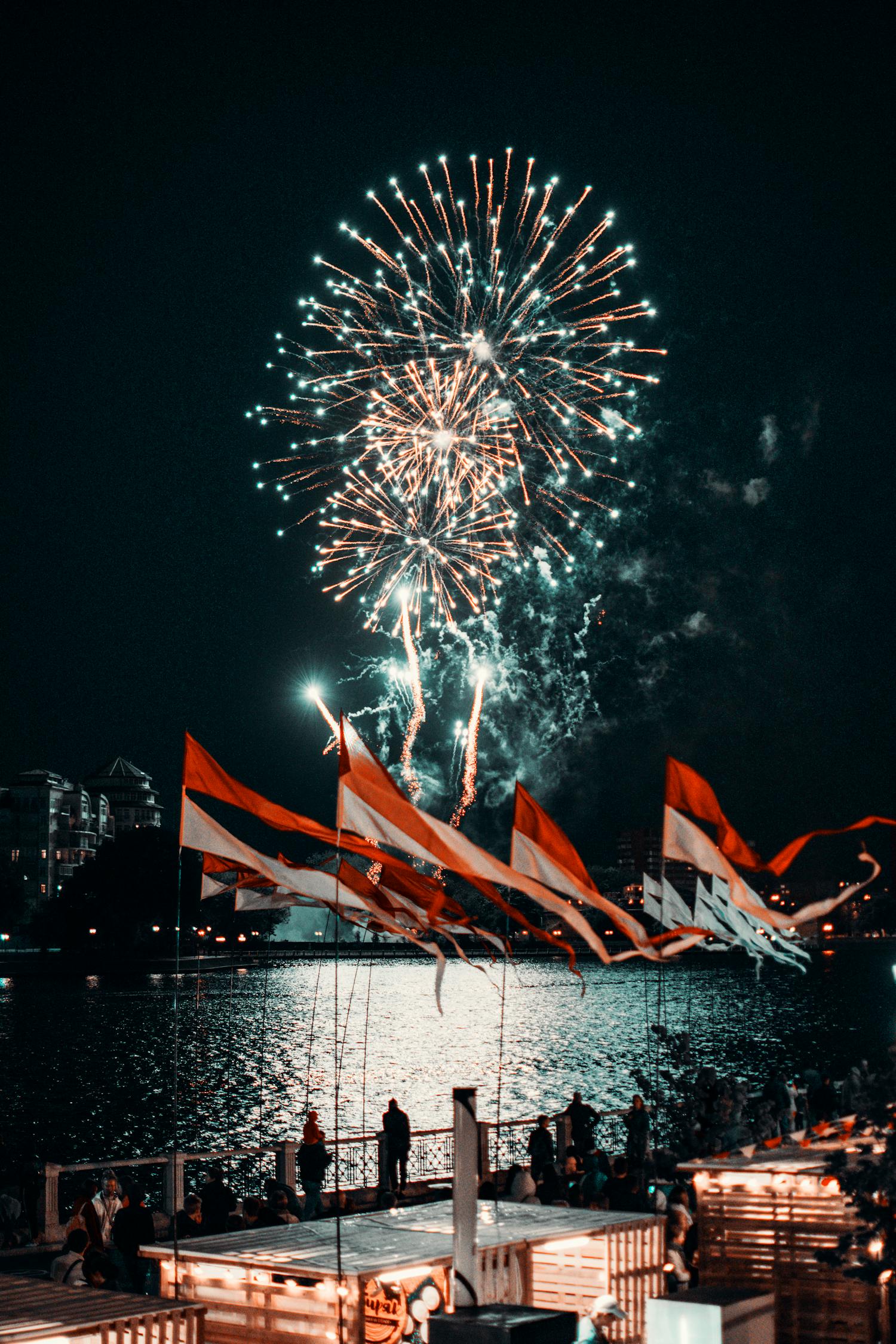 共融共荣之夜，上市答谢晚宴，共创未来辉煌篇章